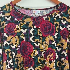 🌹 LuLaRoe Red Roses & Geometric Graphic Short Sleeve Blouse